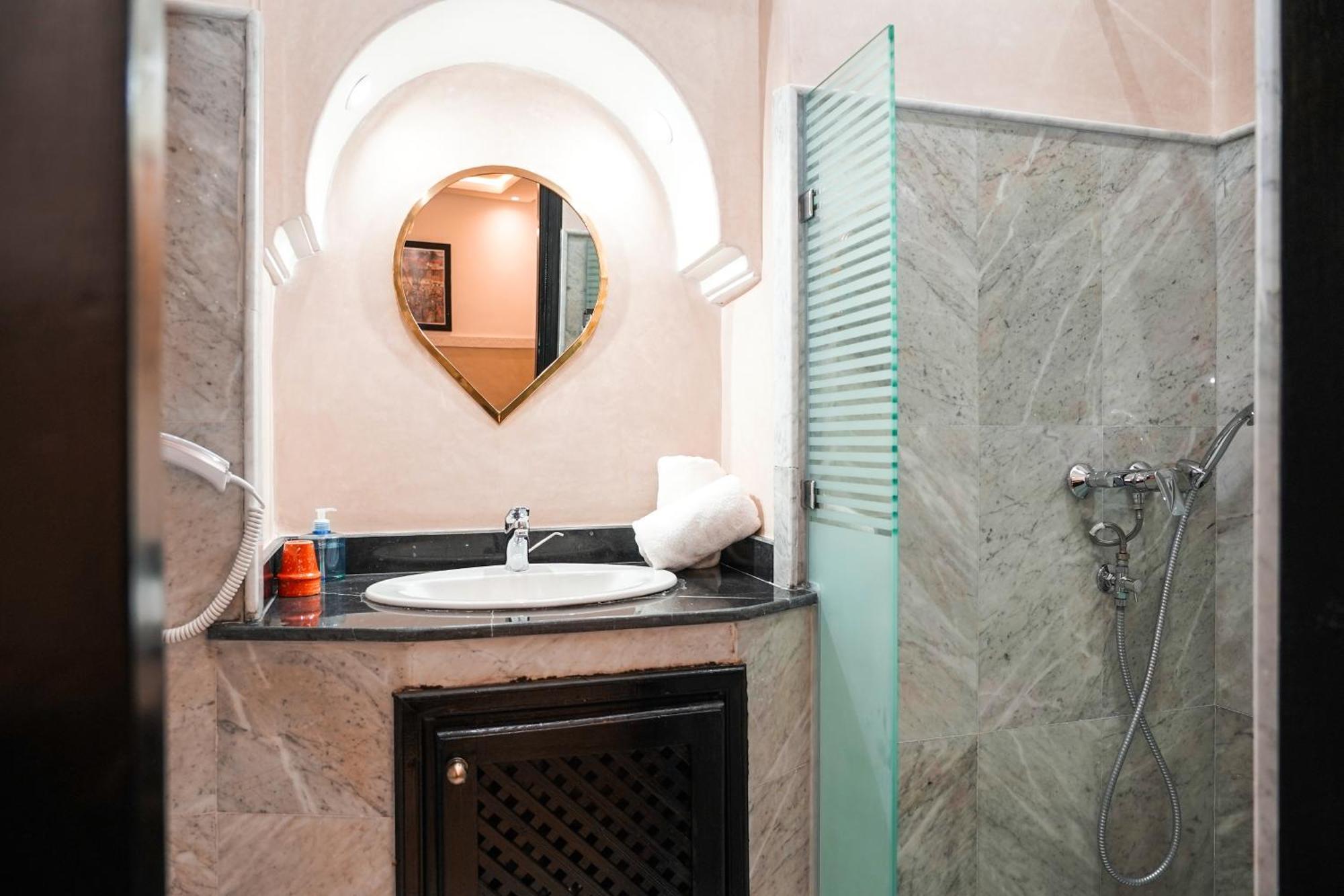 Riad Roummana Marrakech มาร์ราเกช ภายนอก รูปภาพ